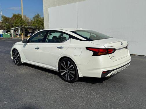 2020 Nissan Altima Platinum FWD