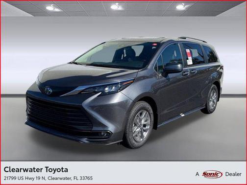 2025 Toyota Sienna XLE