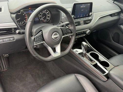 2025 Nissan Altima SR FWD