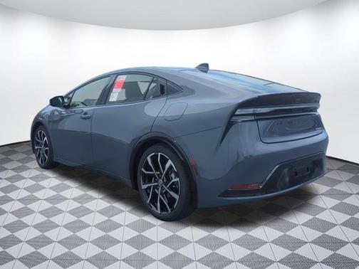 2025 Toyota Prius L