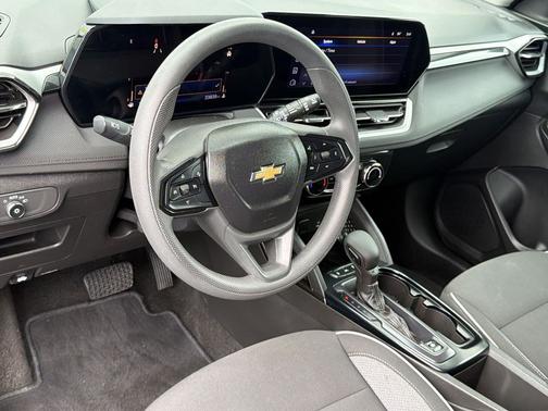 Mosaic Black Metallic 2025 Chevrolet Trailblazer LT