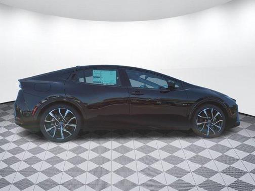 2025 Toyota Prius L