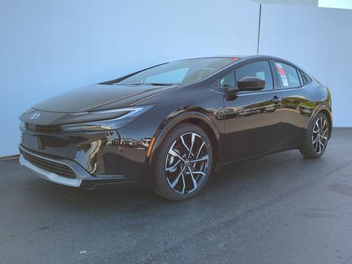 2025 Toyota Prius L