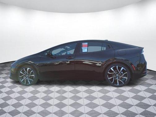 2025 Toyota Prius L