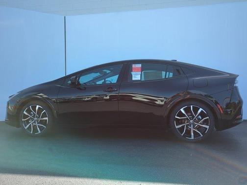 2025 Toyota Prius L