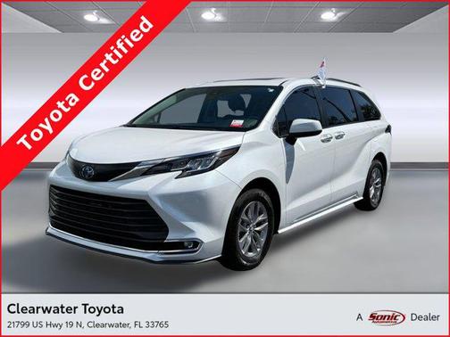 2023 Toyota Sienna XLE 8 Passenger