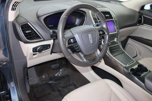 2019 Lincoln Nautilus Select