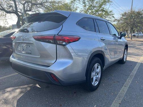 2021 Toyota Highlander LE