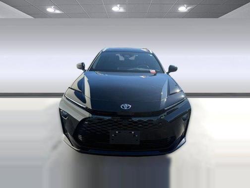 2025 Toyota Crown Signia XLE