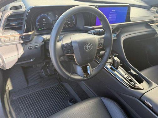 2025 Toyota Crown Signia XLE