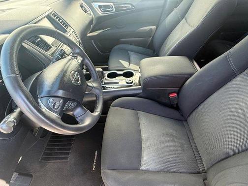 2017 Nissan Pathfinder SV