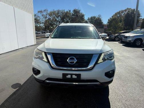 2017 Nissan Pathfinder SV