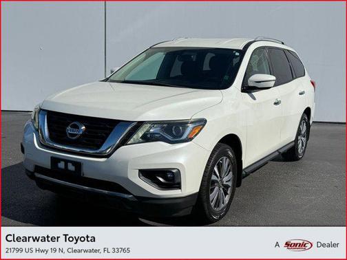 2017 Nissan Pathfinder SV