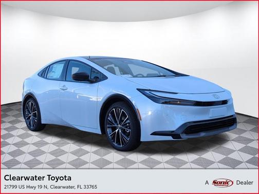 2025 Toyota Prius LE