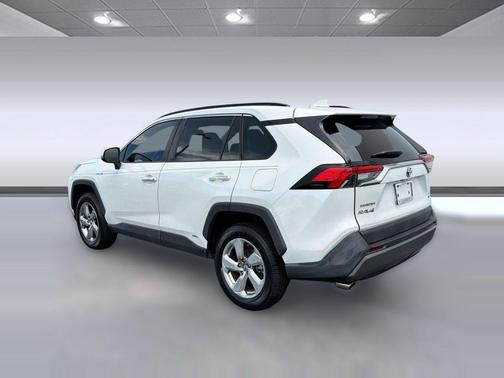 Blizzard Pearl 2020 Toyota RAV4 Hybrid SE