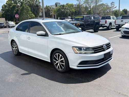 Silver 2017 Volkswagen Jetta 1.4T SE