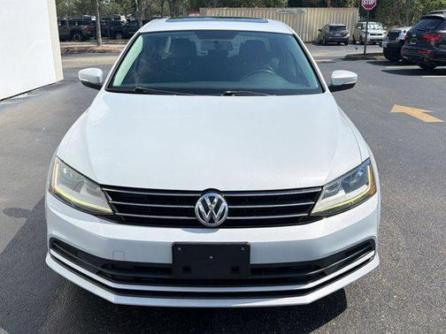 Silver 2017 Volkswagen Jetta 1.4T SE