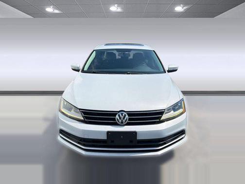 Silver 2017 Volkswagen Jetta 1.4T SE