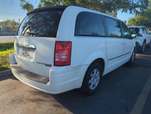2010 Chrysler Town & Country Touring