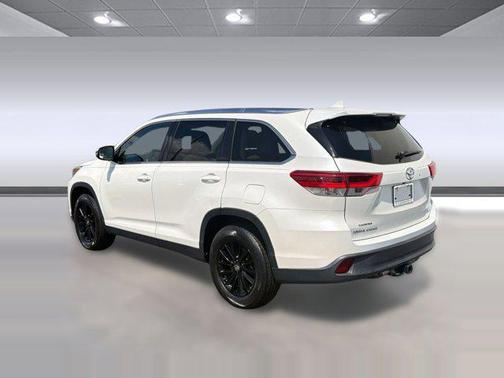 Blizzard Pearl 2019 Toyota Highlander XLE
