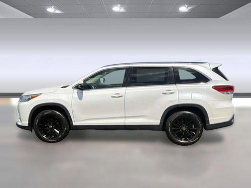 Blizzard Pearl 2019 Toyota Highlander XLE