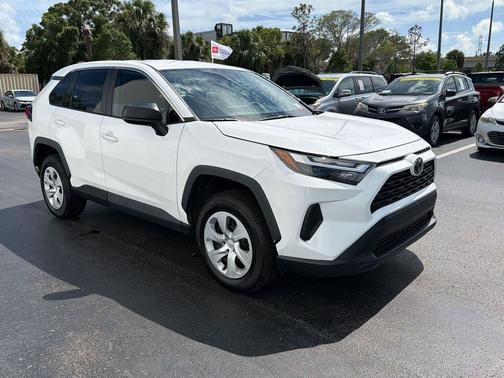 Ice Cap 2023 Toyota RAV4 LE