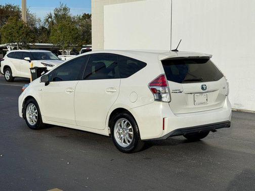 2017 Toyota Prius v Three