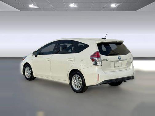 2017 Toyota Prius v Three