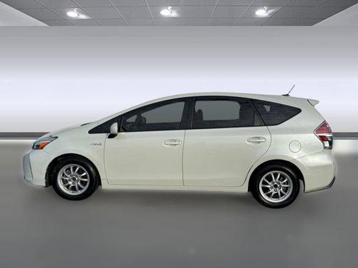 2017 Toyota Prius v Three