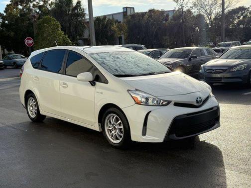 2017 Toyota Prius v Three