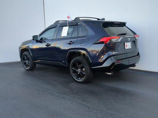 2021 Toyota RAV4 Hybrid SE