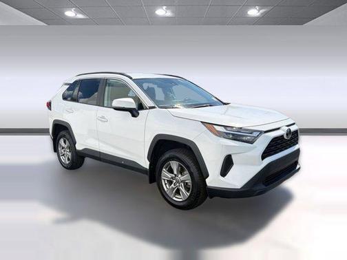 Ice Cap 2024 Toyota RAV4 XLE