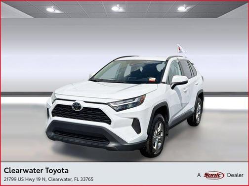 Ice Cap 2024 Toyota RAV4 XLE