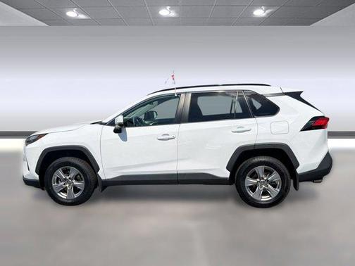 Ice Cap 2024 Toyota RAV4 XLE