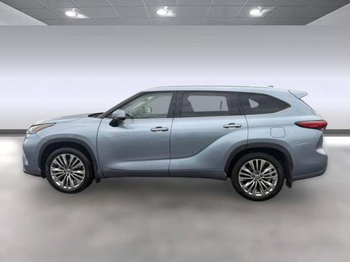 2021 Toyota Highlander Hybrid Platinum