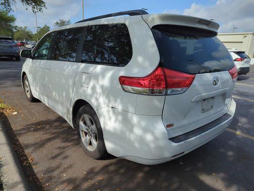 2014 Toyota Sienna LE