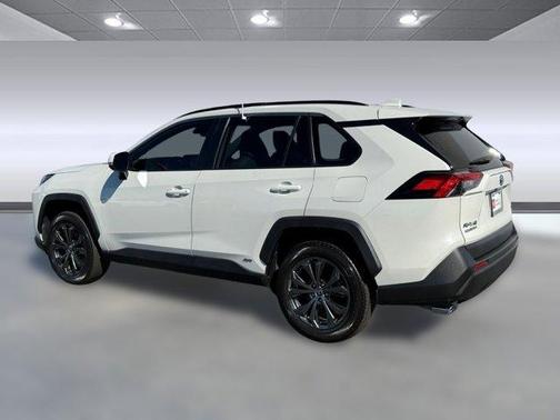 2022 Toyota RAV4 Hybrid XLE Premium