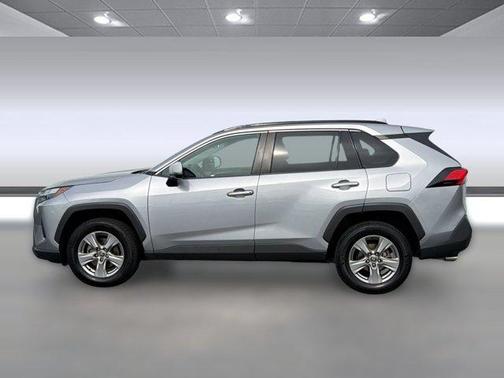 Silver Sky Metallic 2022 Toyota RAV4 XLE