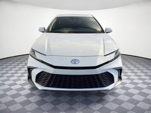 Ice Cap 2025 Toyota Camry SE