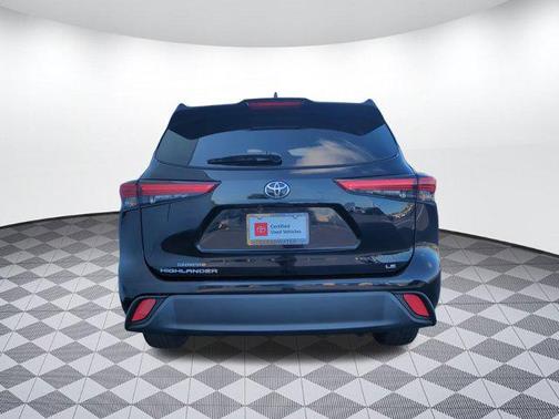2022 Toyota Highlander LE
