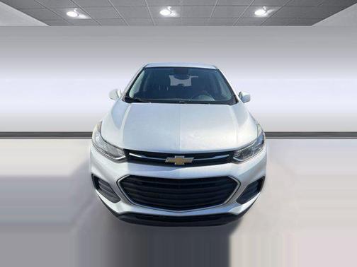 Silver Ice Metallic 2020 Chevrolet Trax LS