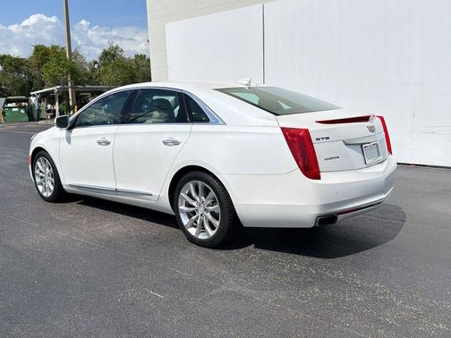 Crystal White Tricoat 2016 Cadillac XTS Luxury
