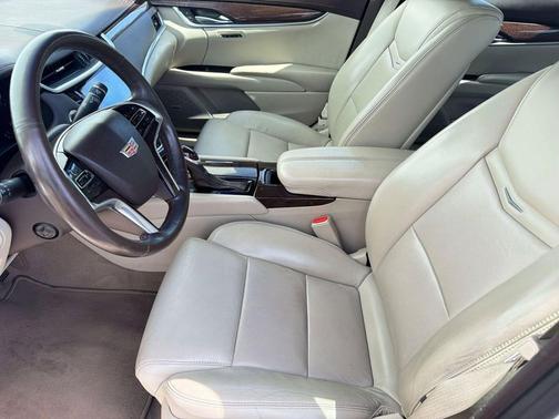 Crystal White Tricoat 2016 Cadillac XTS Luxury