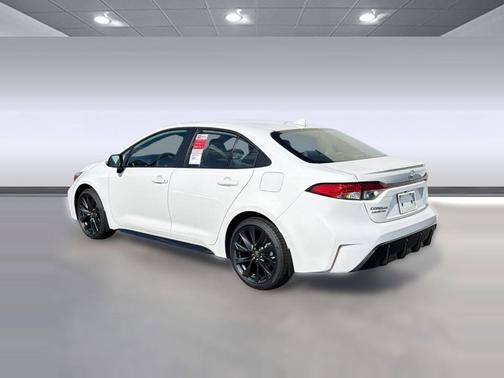 Ice Cap 2026 Toyota Corolla SE