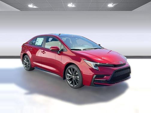 Ruby Flare Pearl/Midnight Black Metallic 2026 Toyota Corolla SE