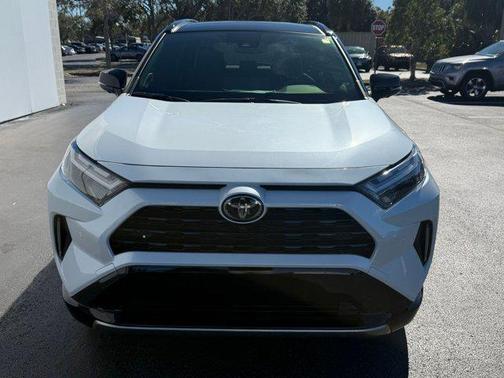2025 Toyota RAV4 Hybrid SE