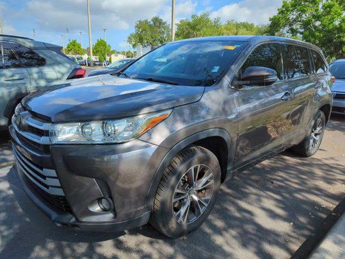 2018 Toyota Highlander LE
