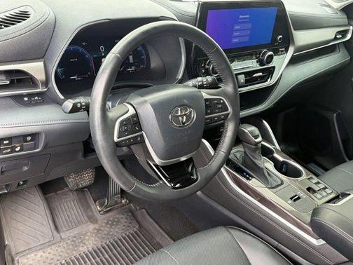 Cypress 2023 Toyota Highlander Limited