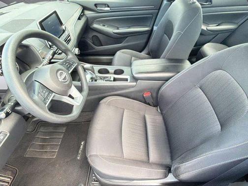 Super Black 2025 Nissan Altima SV FWD