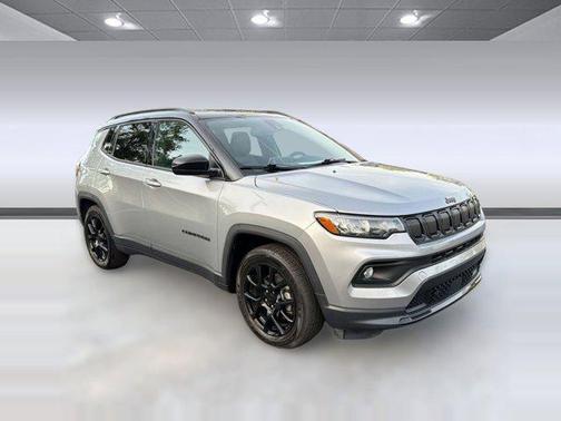 Billet Silver Metallic Clearcoat 2022 Jeep Compass Latitude